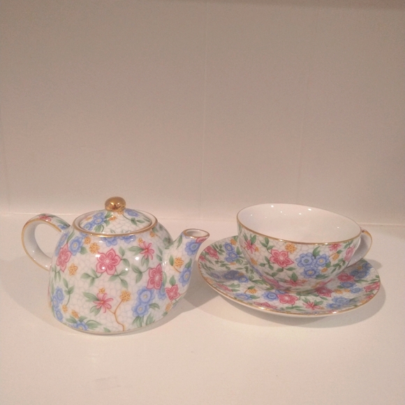 Two's Company Chintz Teapot for One with Cup Saucer Stackable - Picture 2 of 3